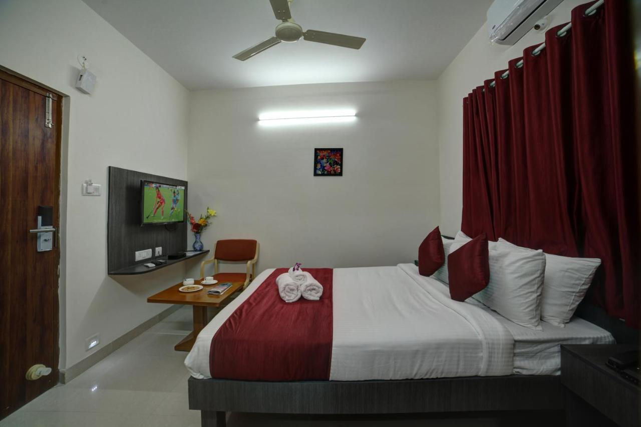 Sm Royal Suites - Hotel Near Kempegowda International Airport Bangalore Devanahalli Buitenkant foto